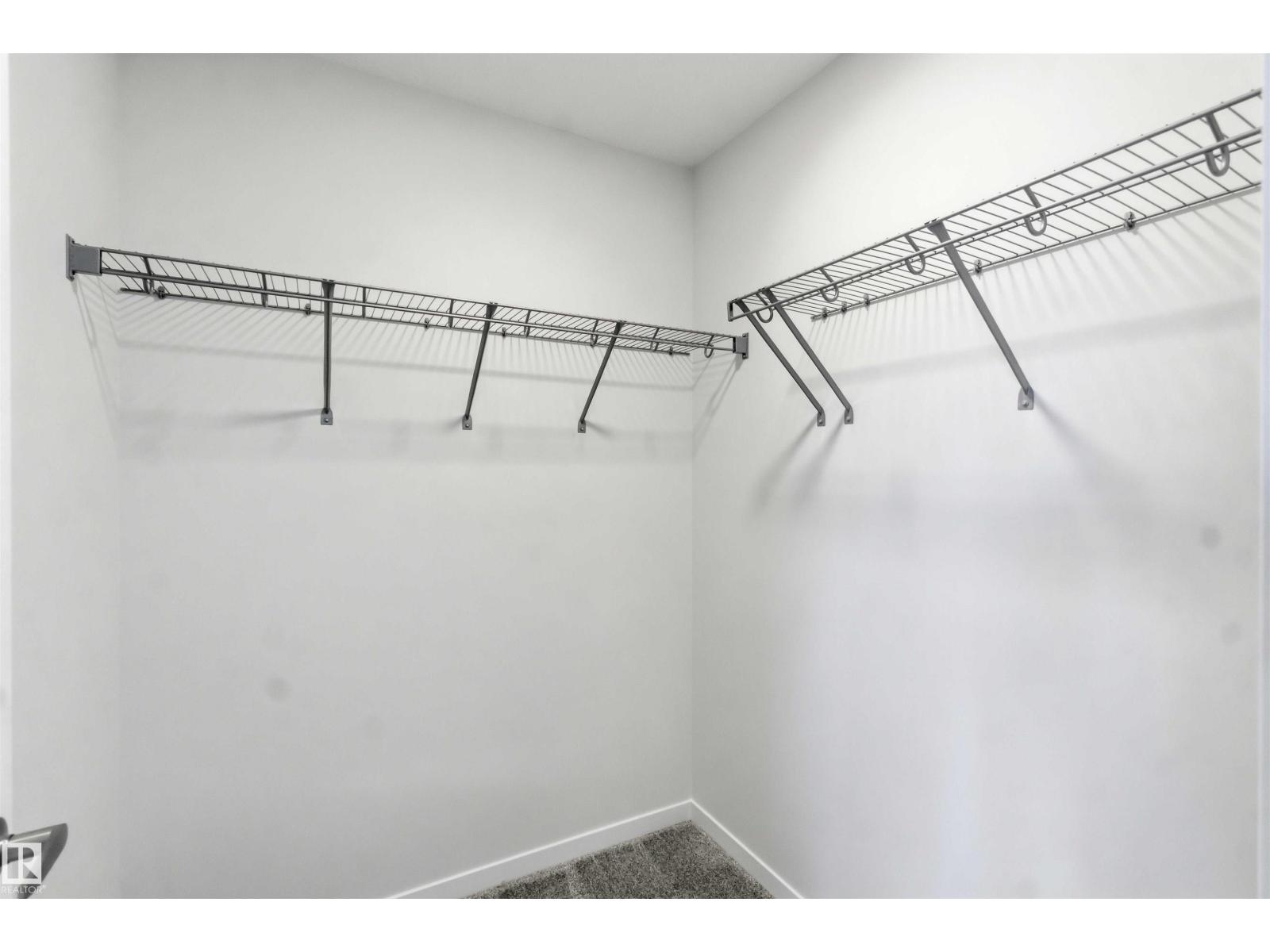 1088 MCLEOD AV — photo 29