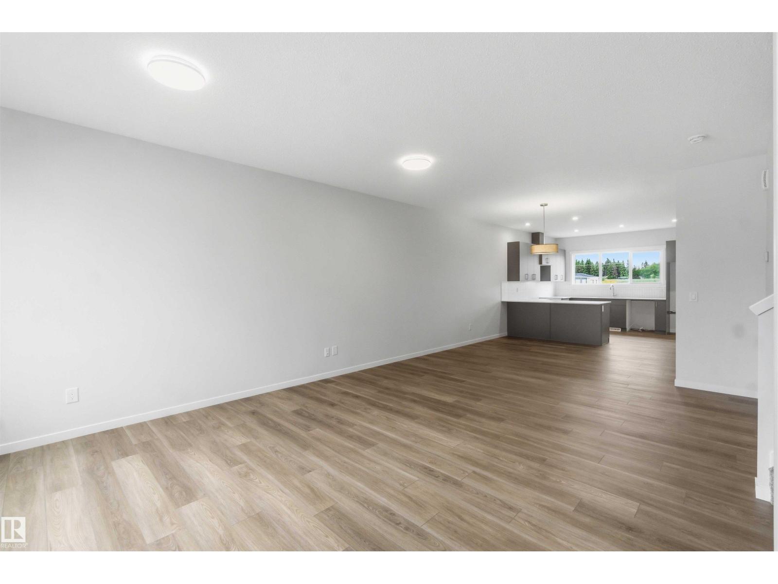 1088 MCLEOD AV - photo 4