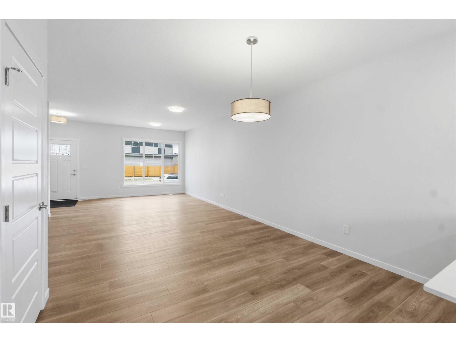 1088 MCLEOD AV — photo 9