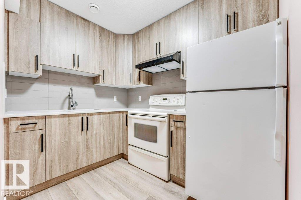 2604 20 AV NW - 34