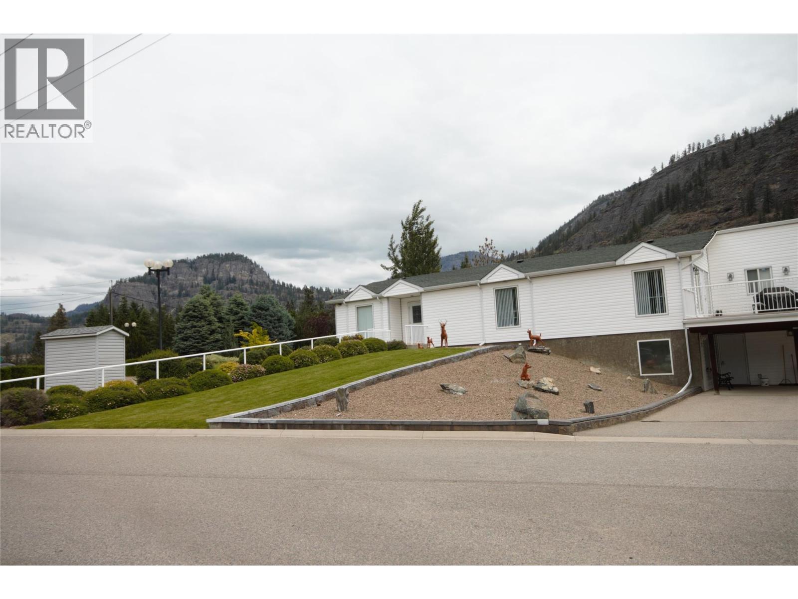 #40 8598 Highway 97 - 49