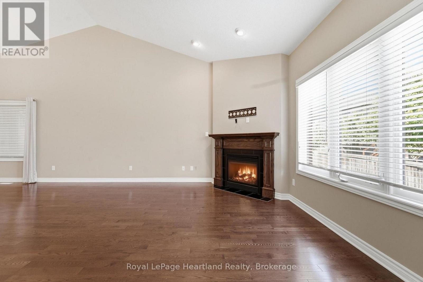 #18 518 BLUE JAY DRIVE - 14