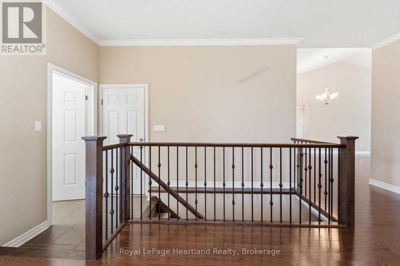 #18 518 BLUE JAY DRIVE - 27