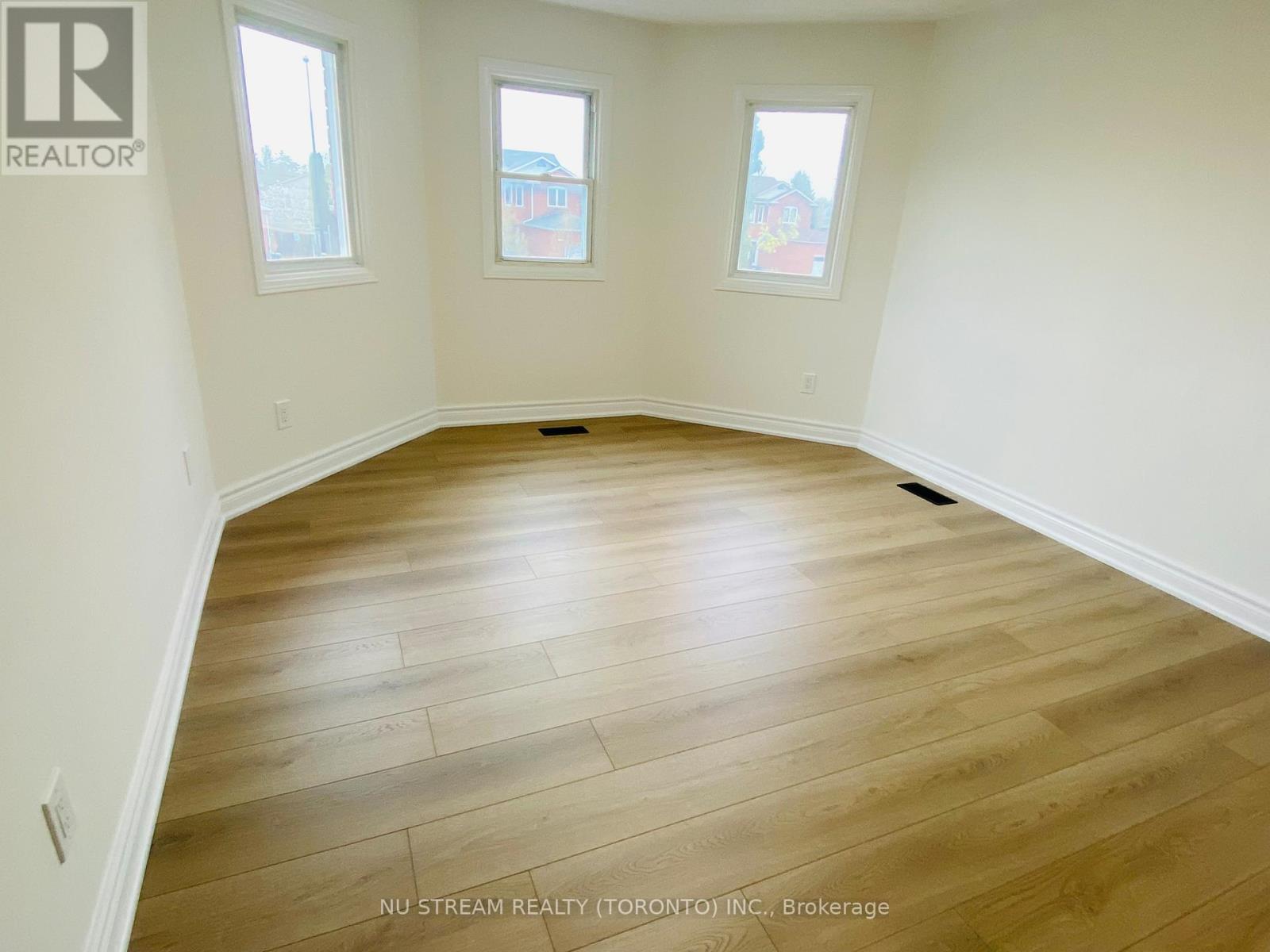 25 QUANCE STREET - 22