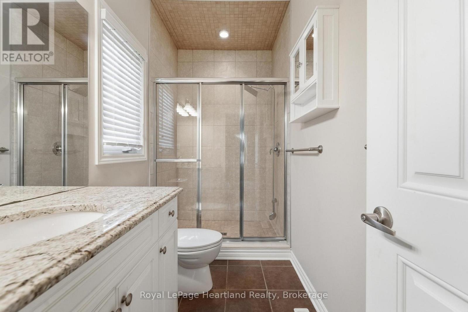 #18 518 BLUE JAY DRIVE - 22