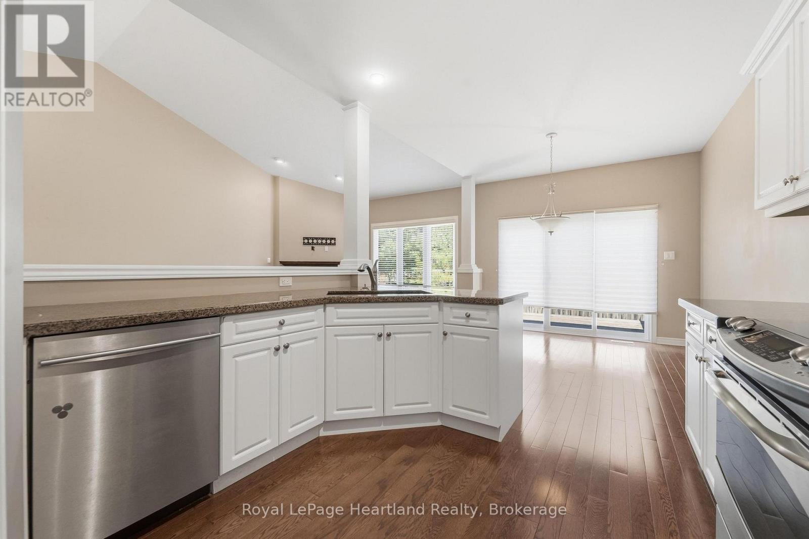 #18 518 BLUE JAY DRIVE - 9