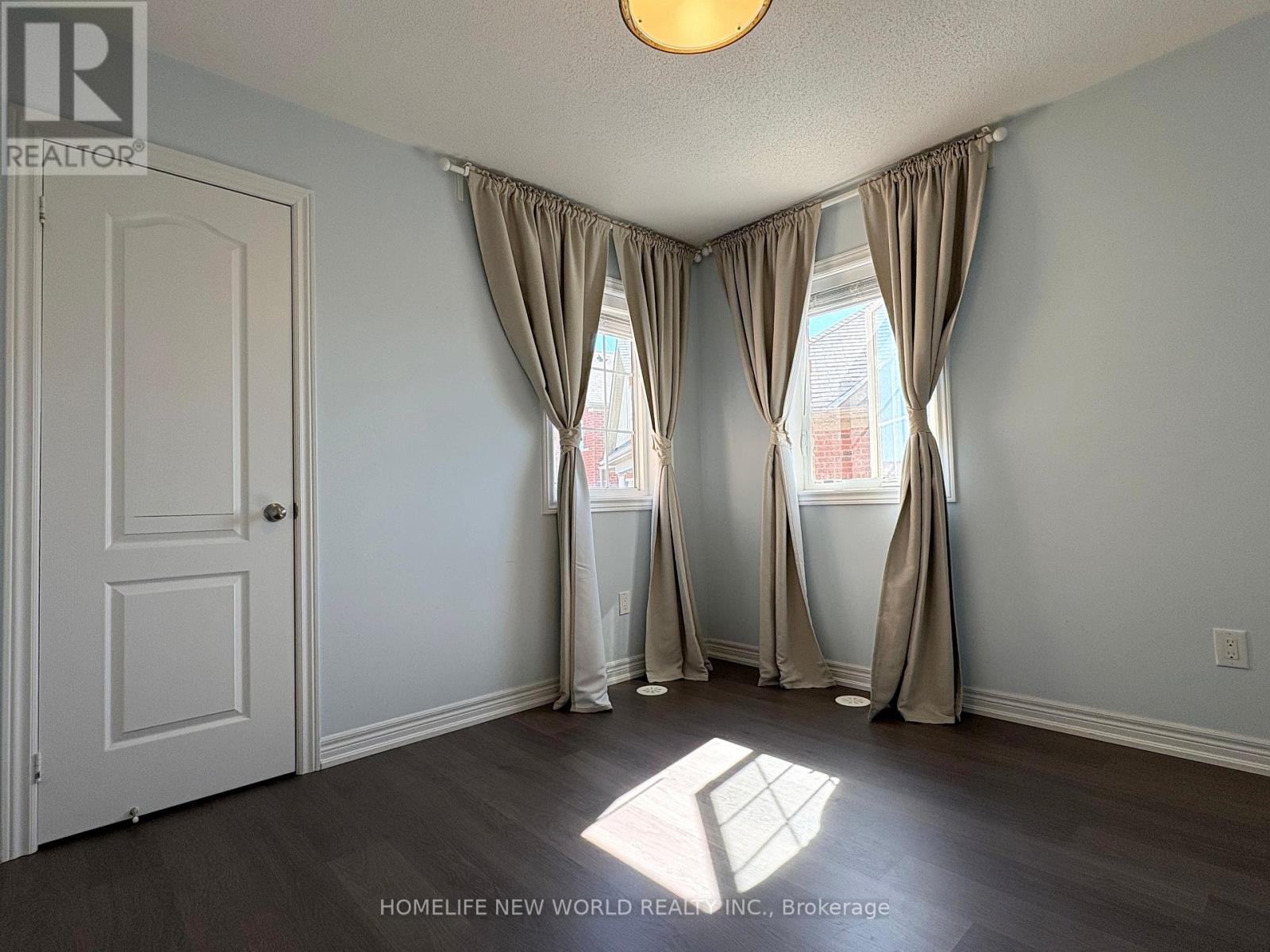 #50 26 ROY GROVE WAY - 16