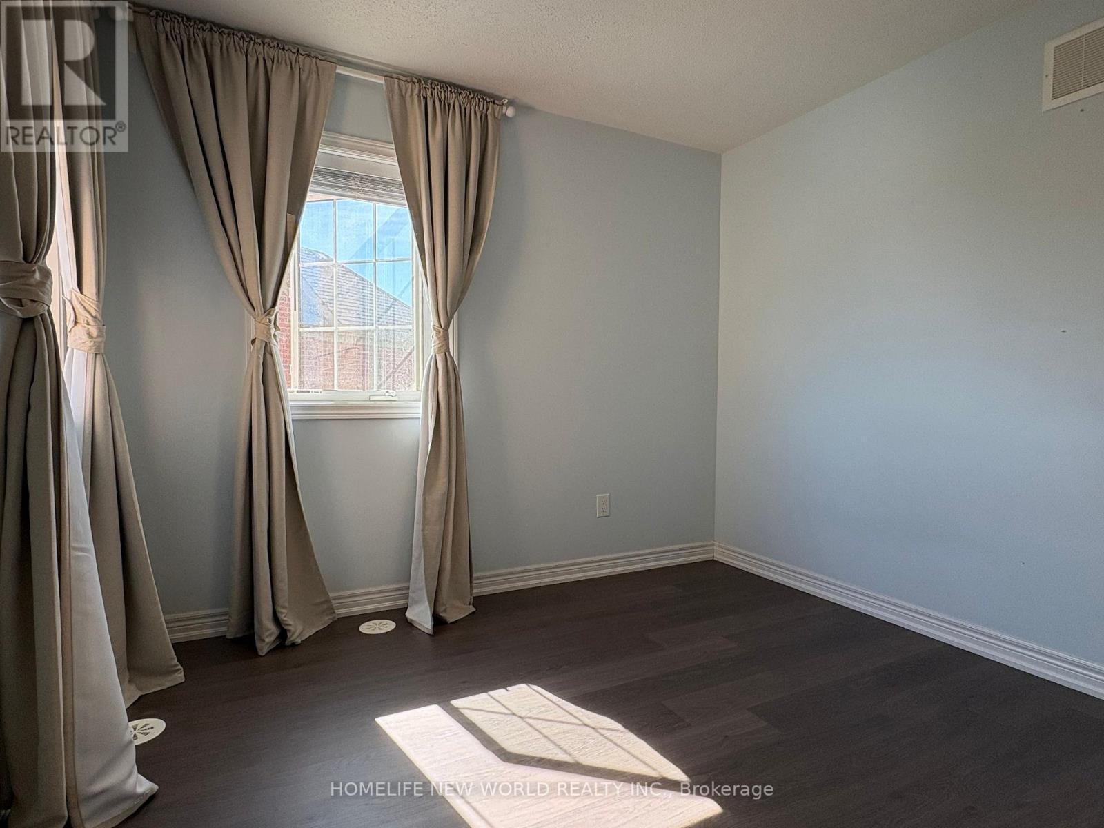 #50 26 ROY GROVE WAY - 17