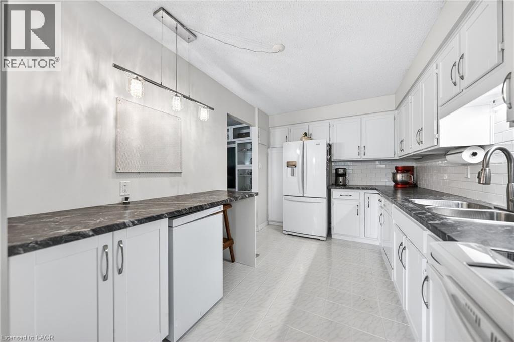#102 6 SHETTLESTON Drive - 22
