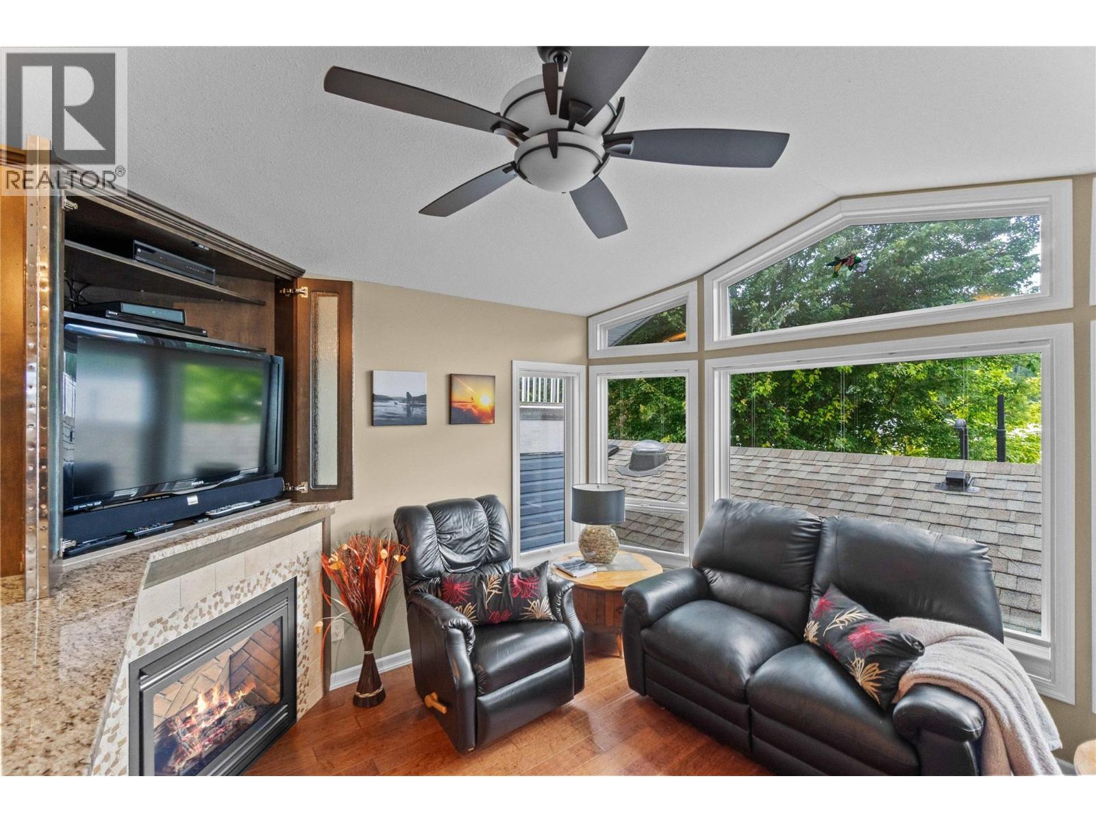 8 9032 Swanson Road, Swansea Point