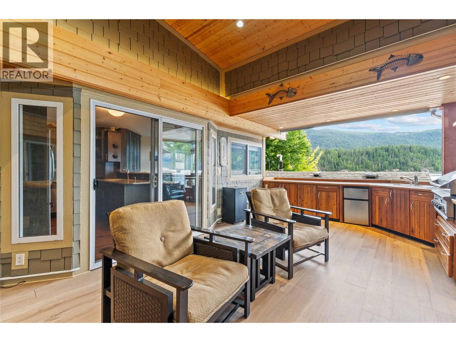 8 9032 Swanson Road, Swansea Point