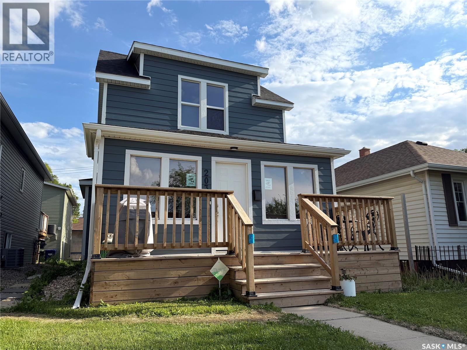 203 8th STREET W - 1