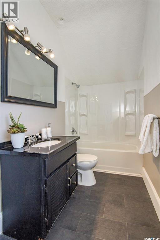 203 8th STREET W - 10