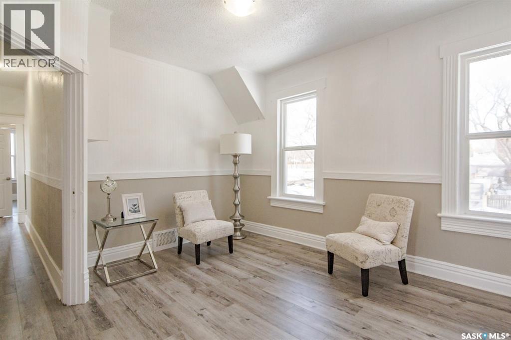 203 8th STREET W - 12
