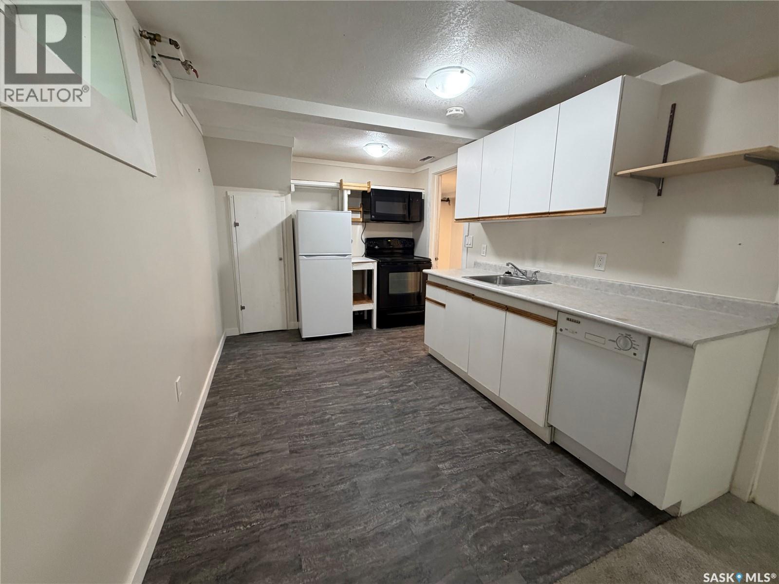 203 8th STREET W - 18