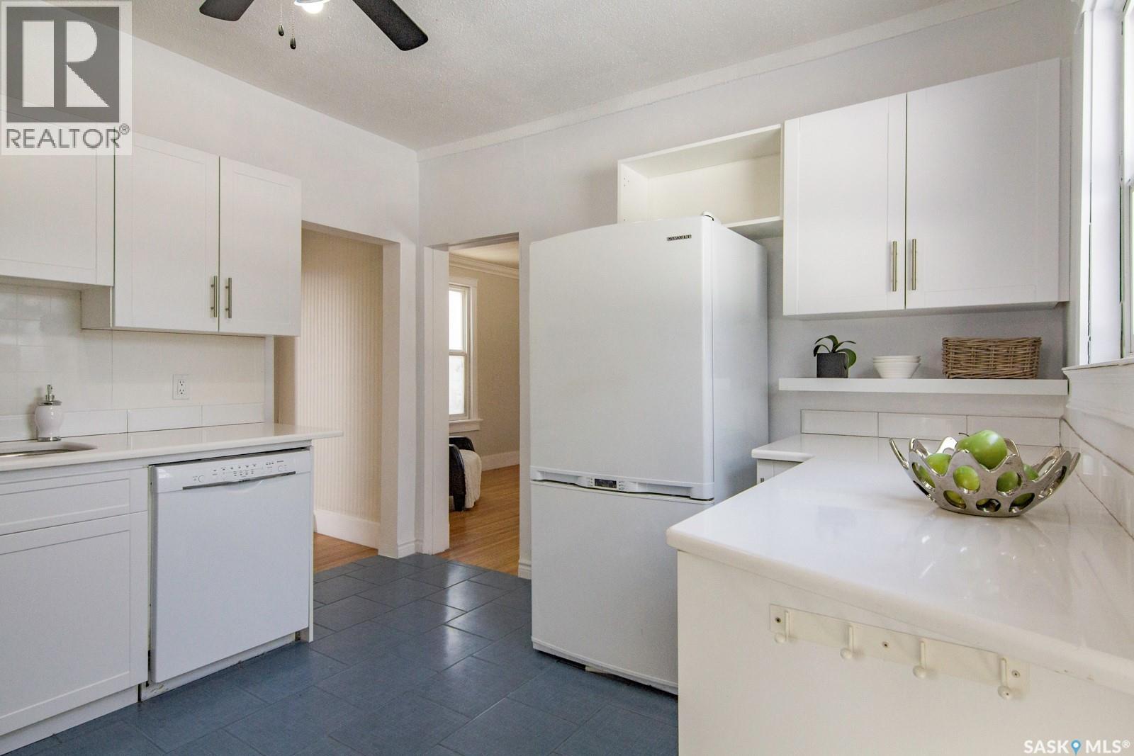 203 8th STREET W - 5