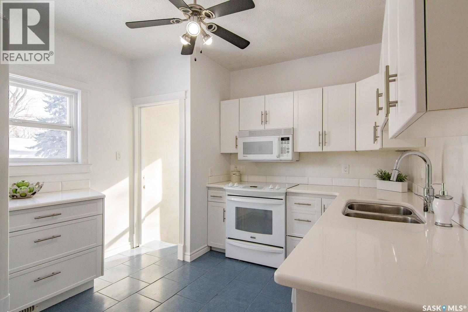 203 8th STREET W - 7