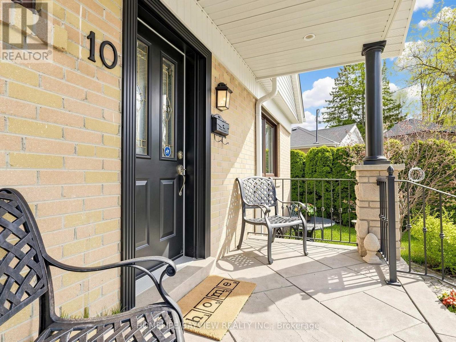 10 WOOLTON CRESCENT - 39