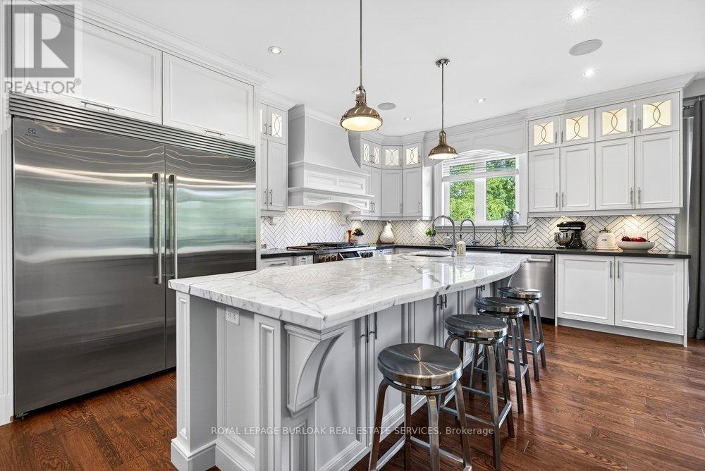 2470 APPLEWOOD DRIVE - 13
