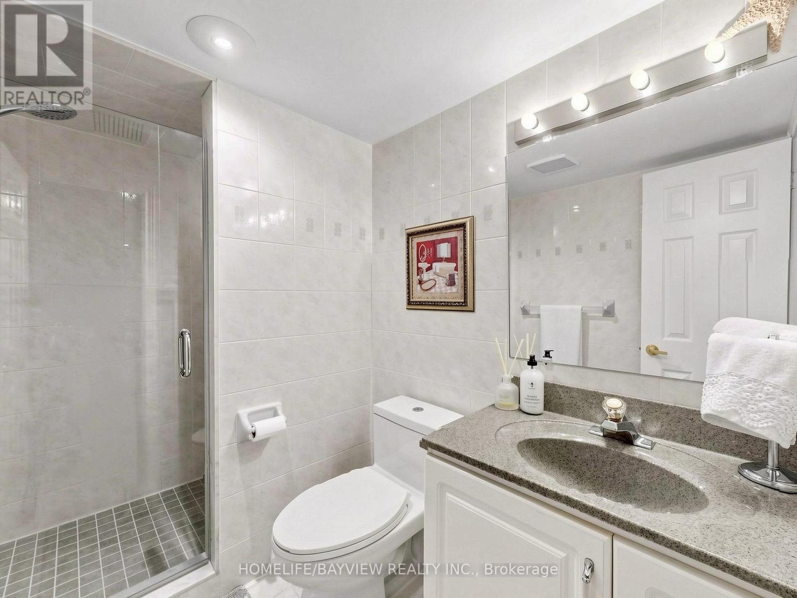 10 WOOLTON CRESCENT - 28