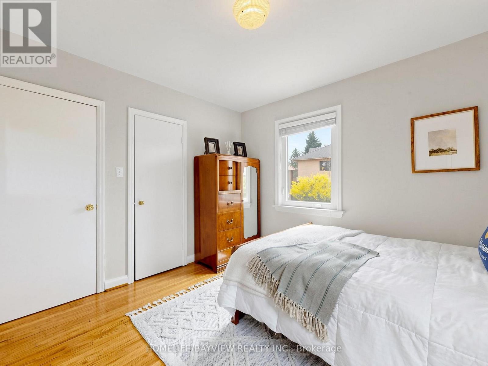 10 WOOLTON CRESCENT - 17