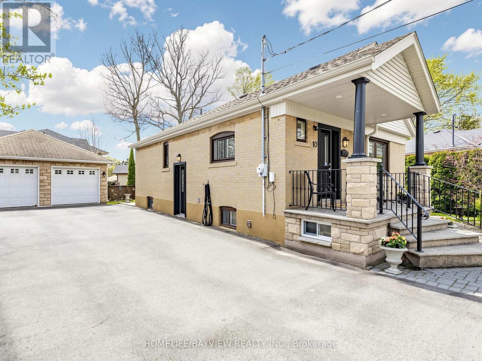 10 WOOLTON CRESCENT - 6