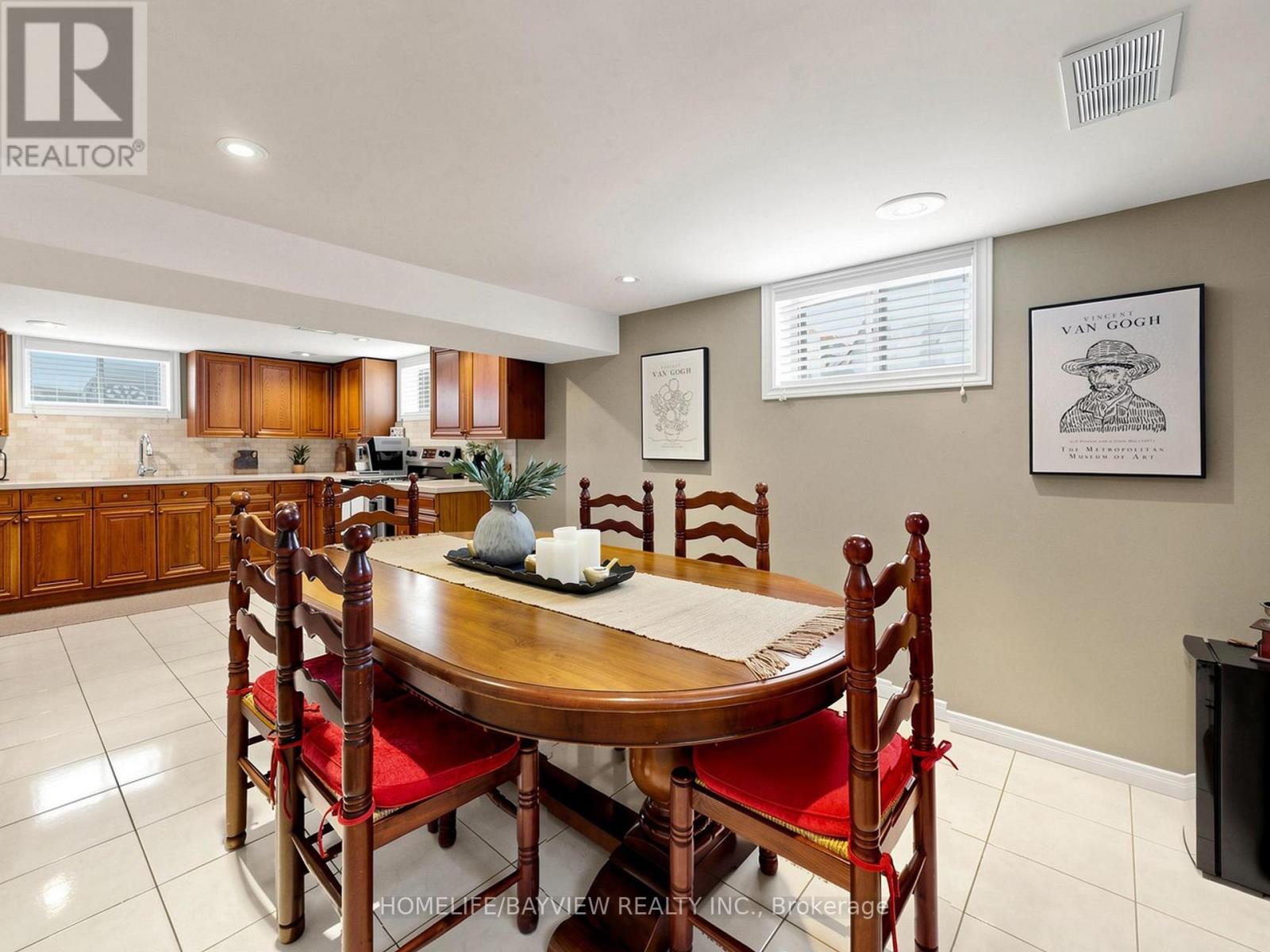 10 WOOLTON CRESCENT - 35