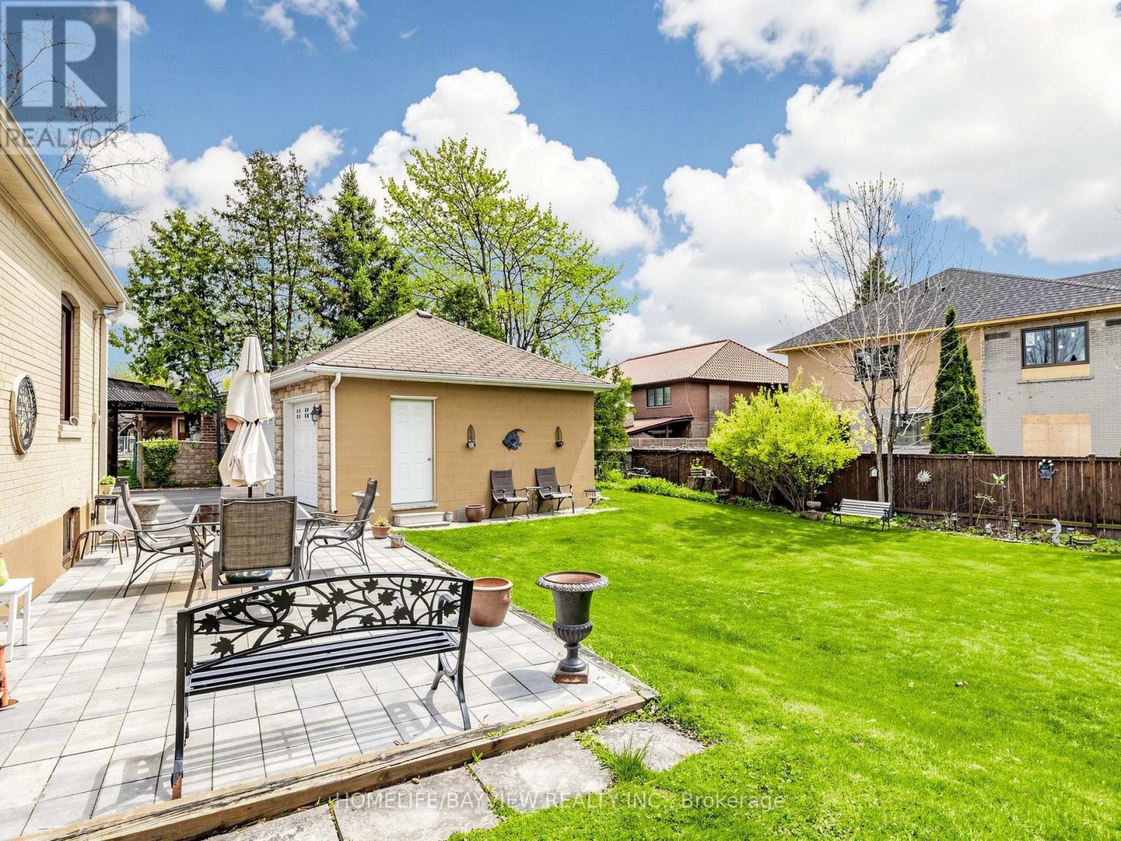 10 WOOLTON CRESCENT - 42