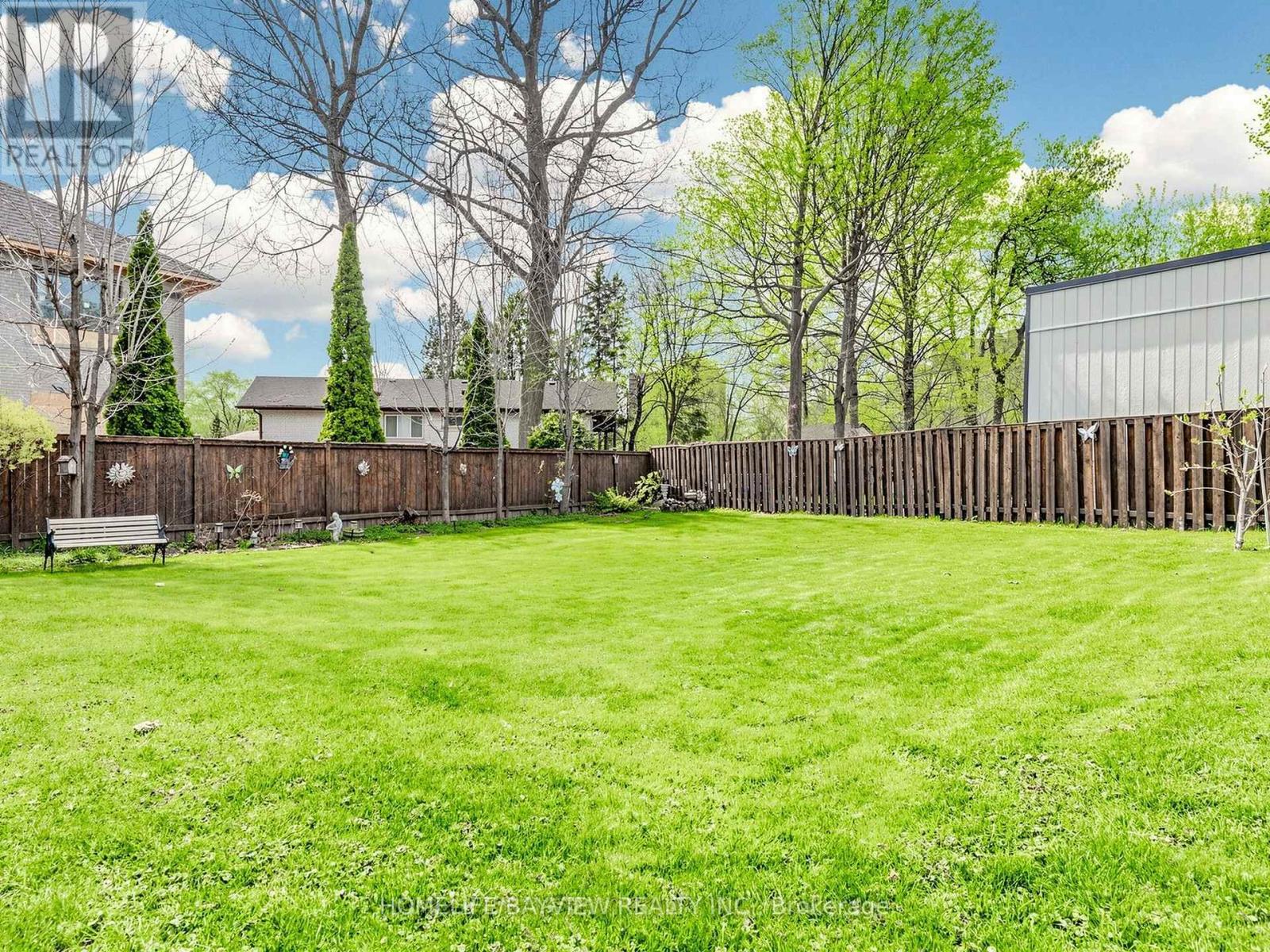 10 WOOLTON CRESCENT - 46