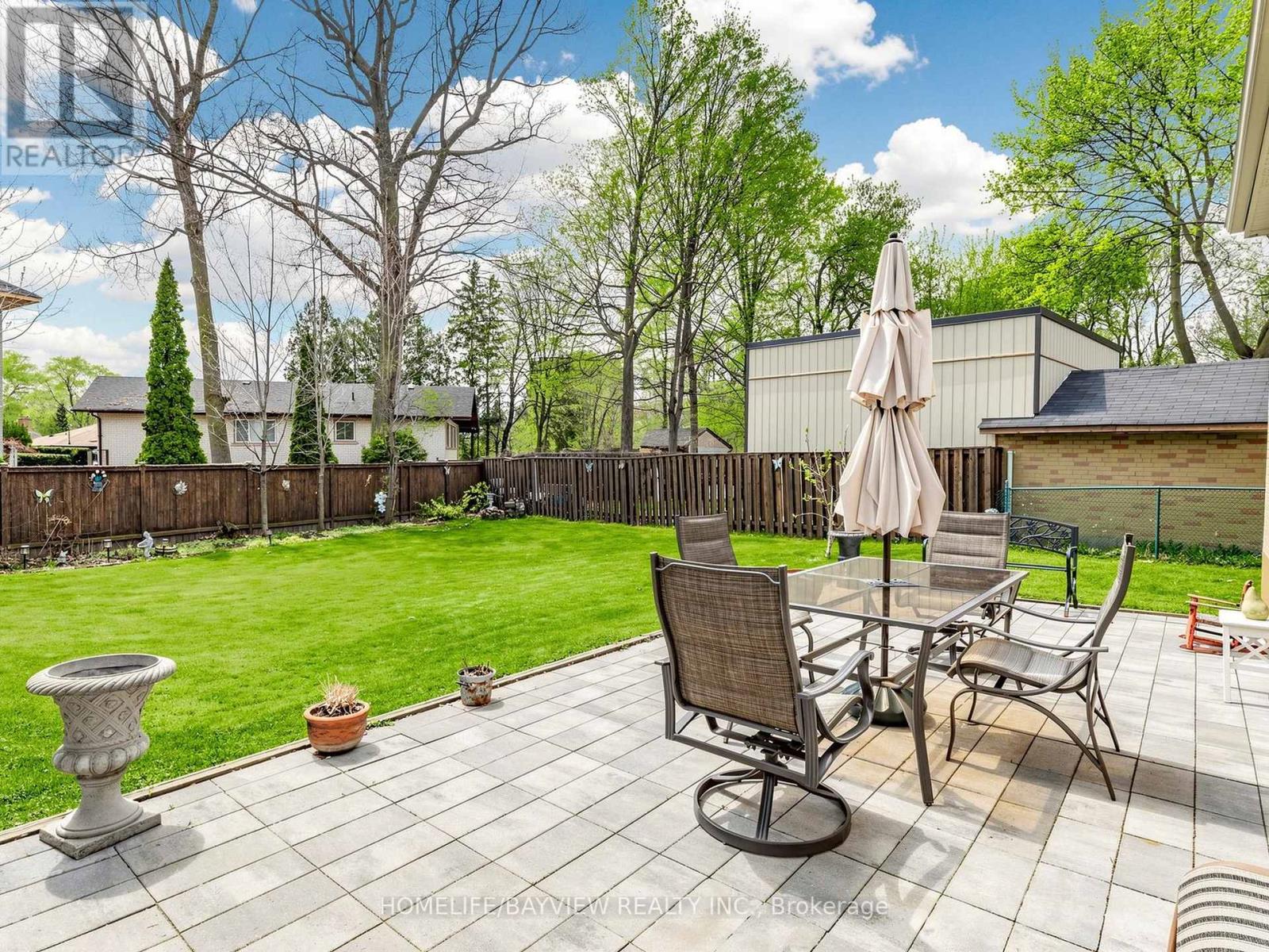 10 WOOLTON CRESCENT - 40
