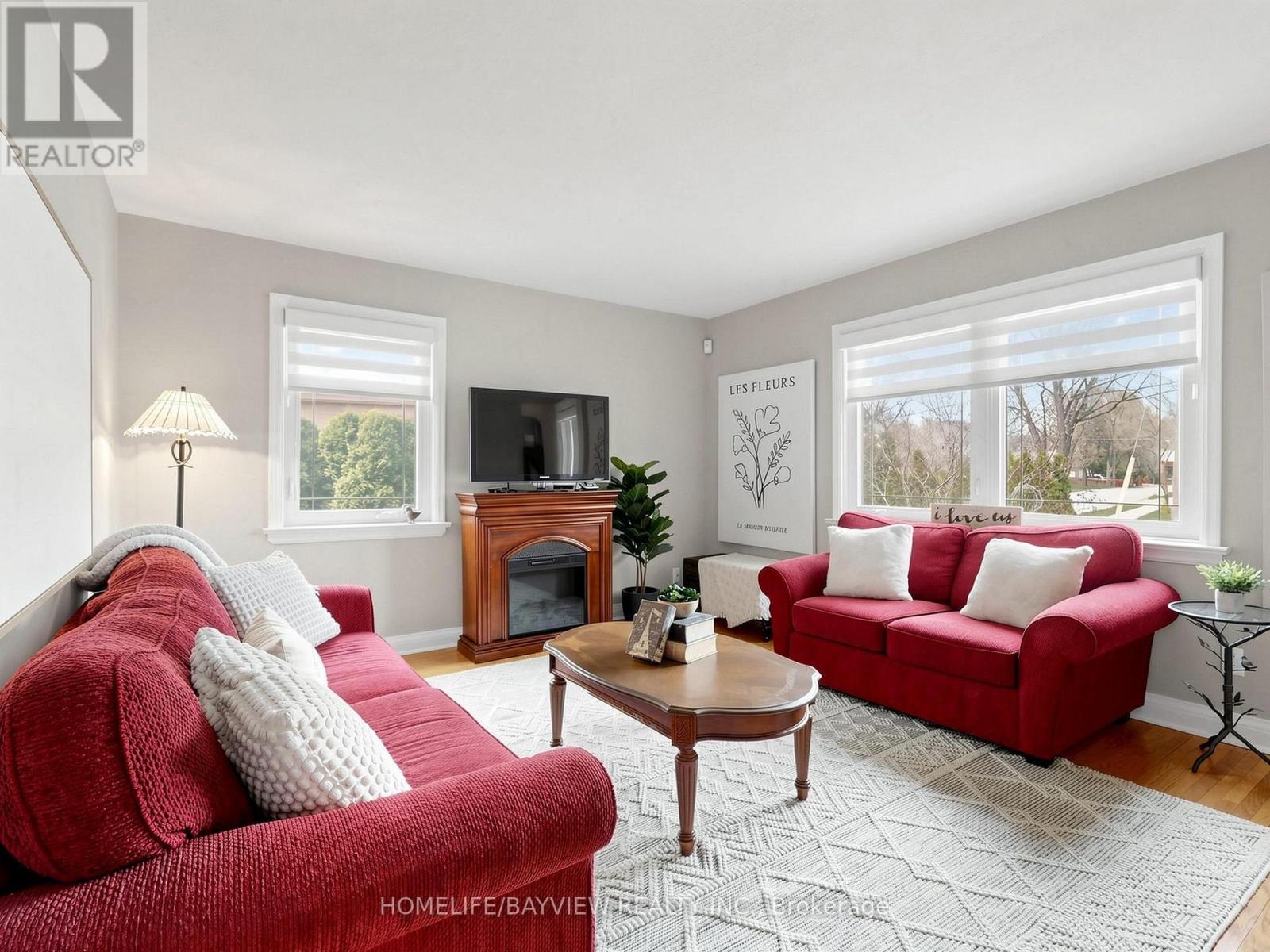 10 WOOLTON CRESCENT - 7