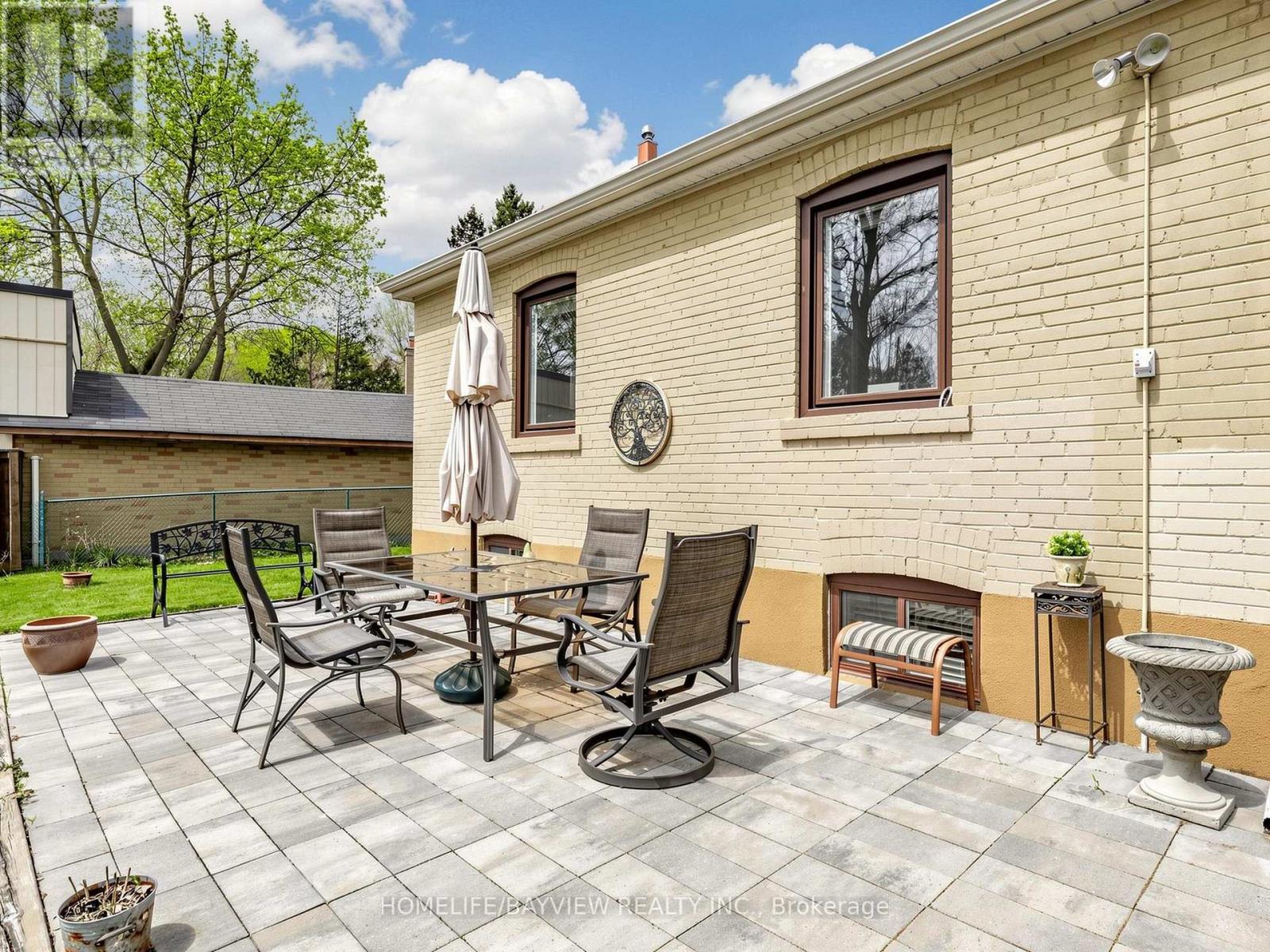 10 WOOLTON CRESCENT - 41