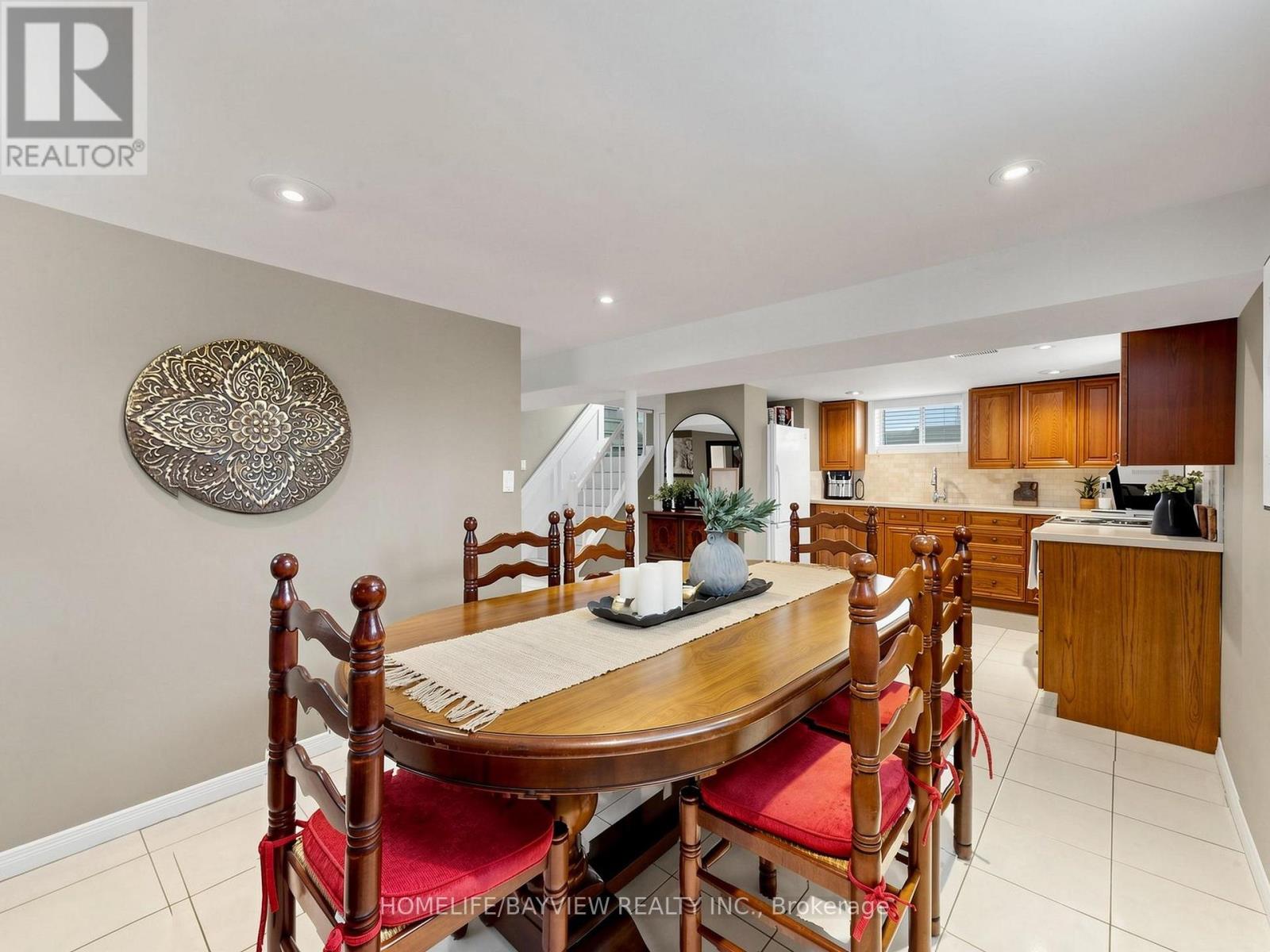 10 WOOLTON CRESCENT - 33