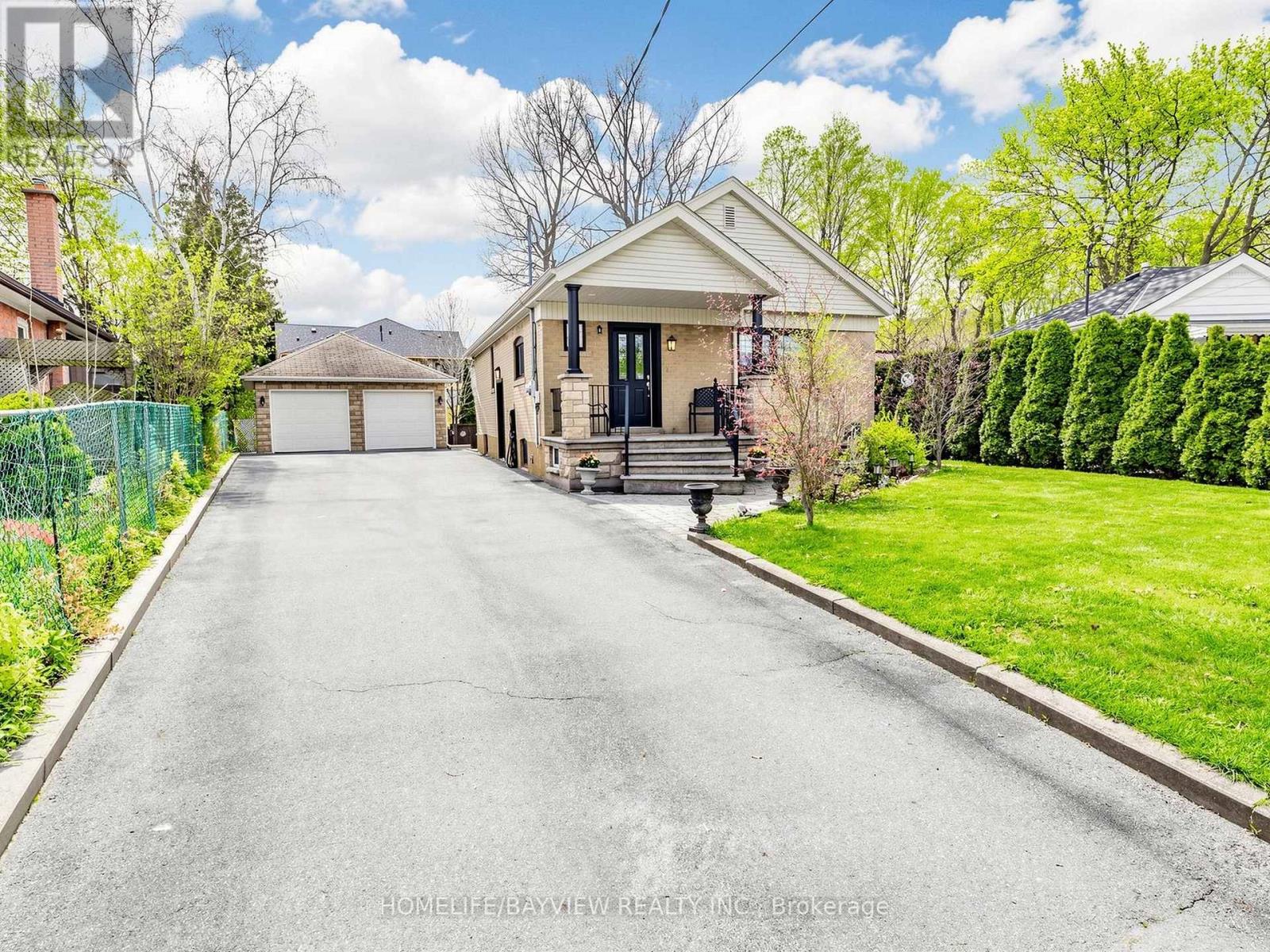 10 WOOLTON CRESCENT - 3