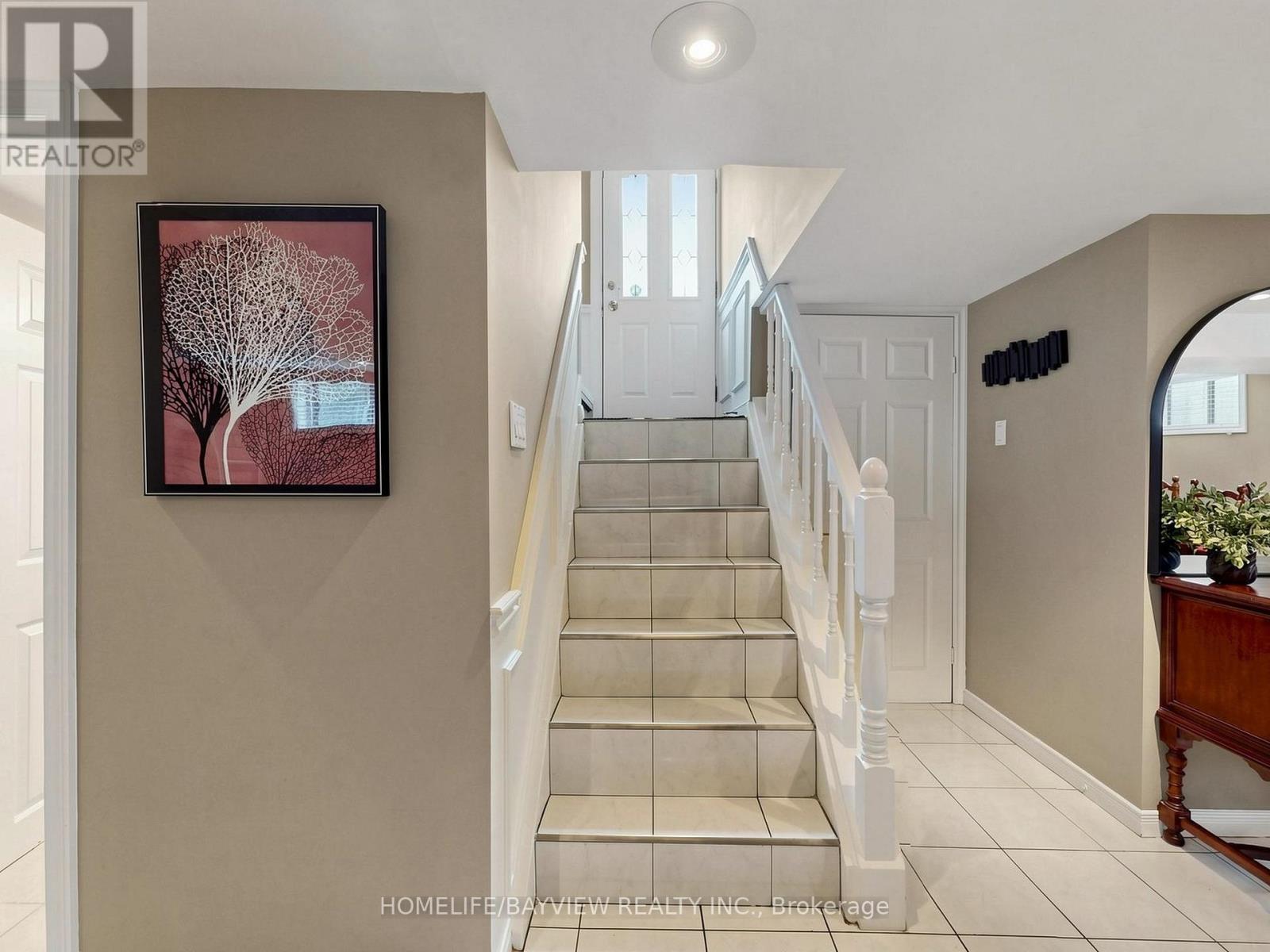 10 WOOLTON CRESCENT - 23