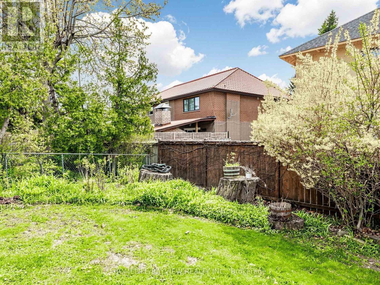 10 WOOLTON CRESCENT - 48