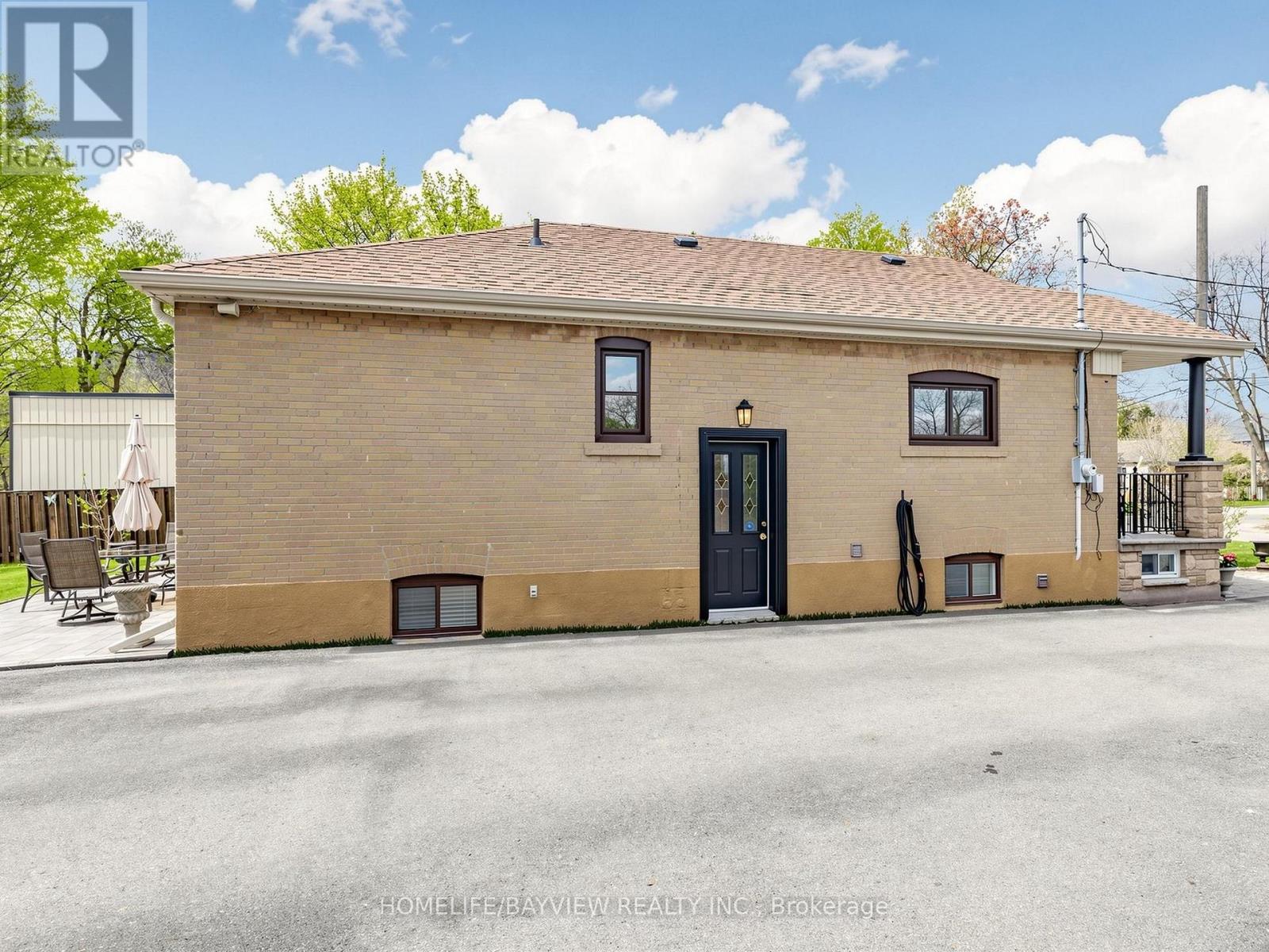10 WOOLTON CRESCENT - 37