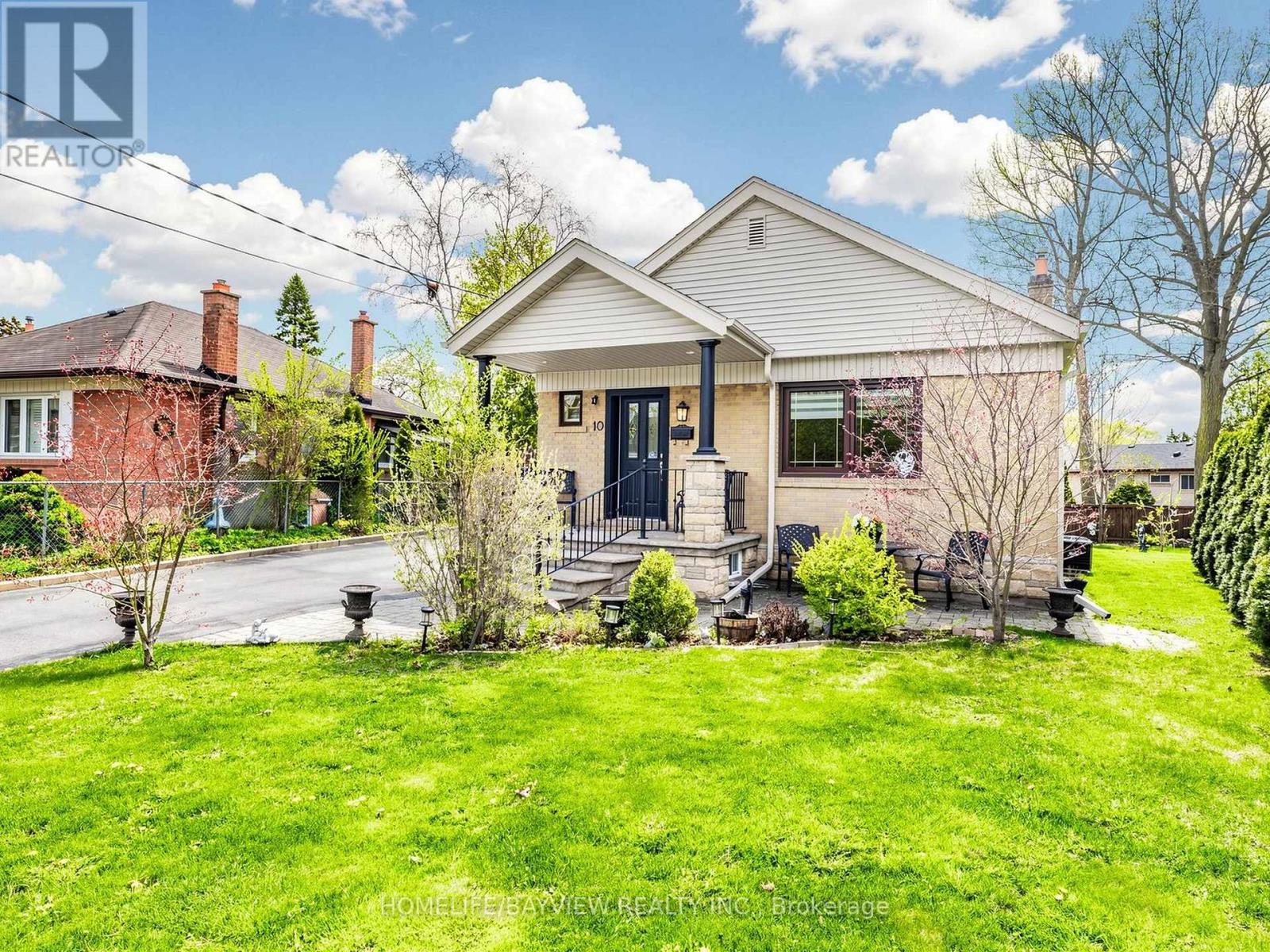 10 WOOLTON CRESCENT - 5