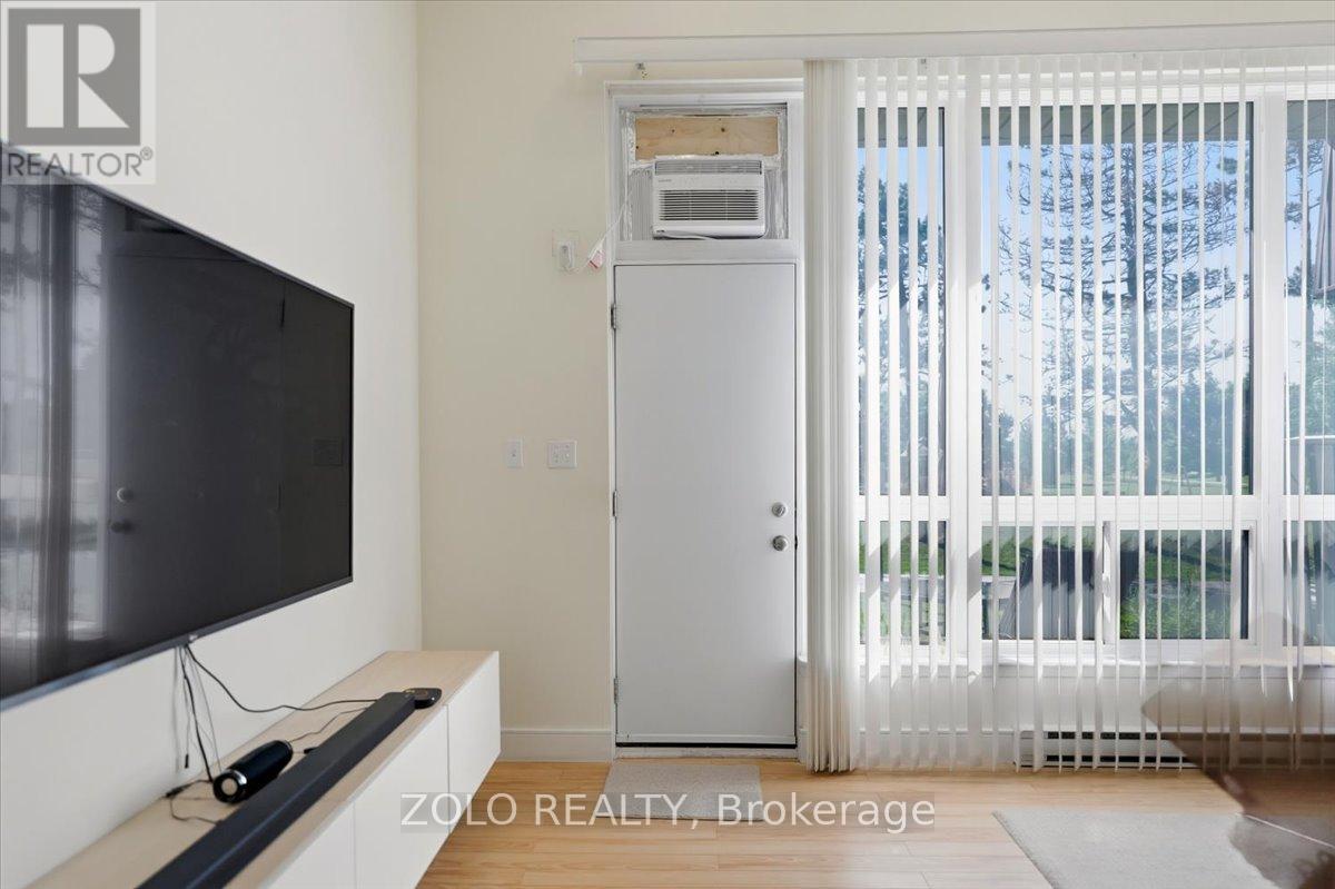 98 DARRAS COURT - 5