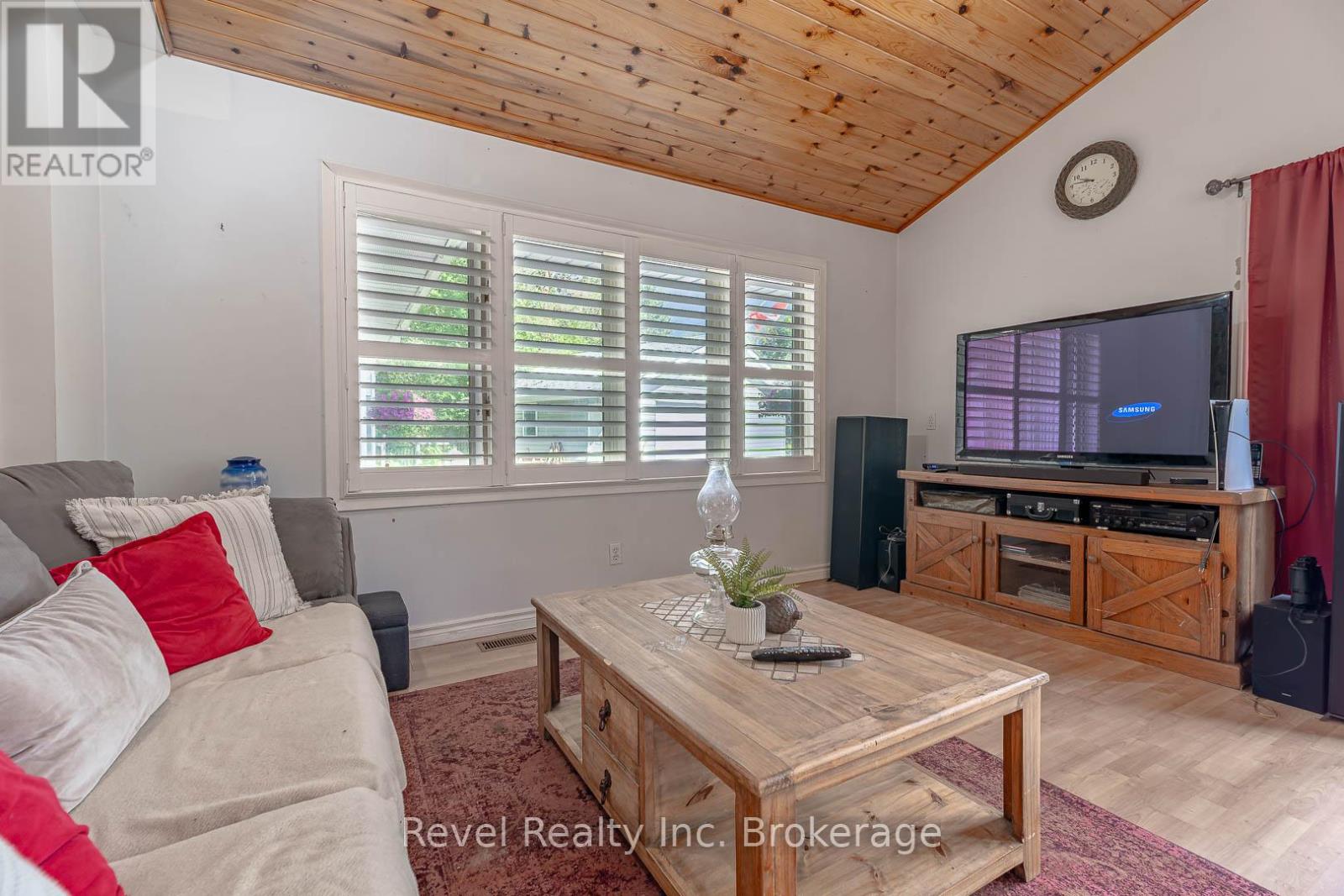 36 TEBBY BOULEVARD - 15