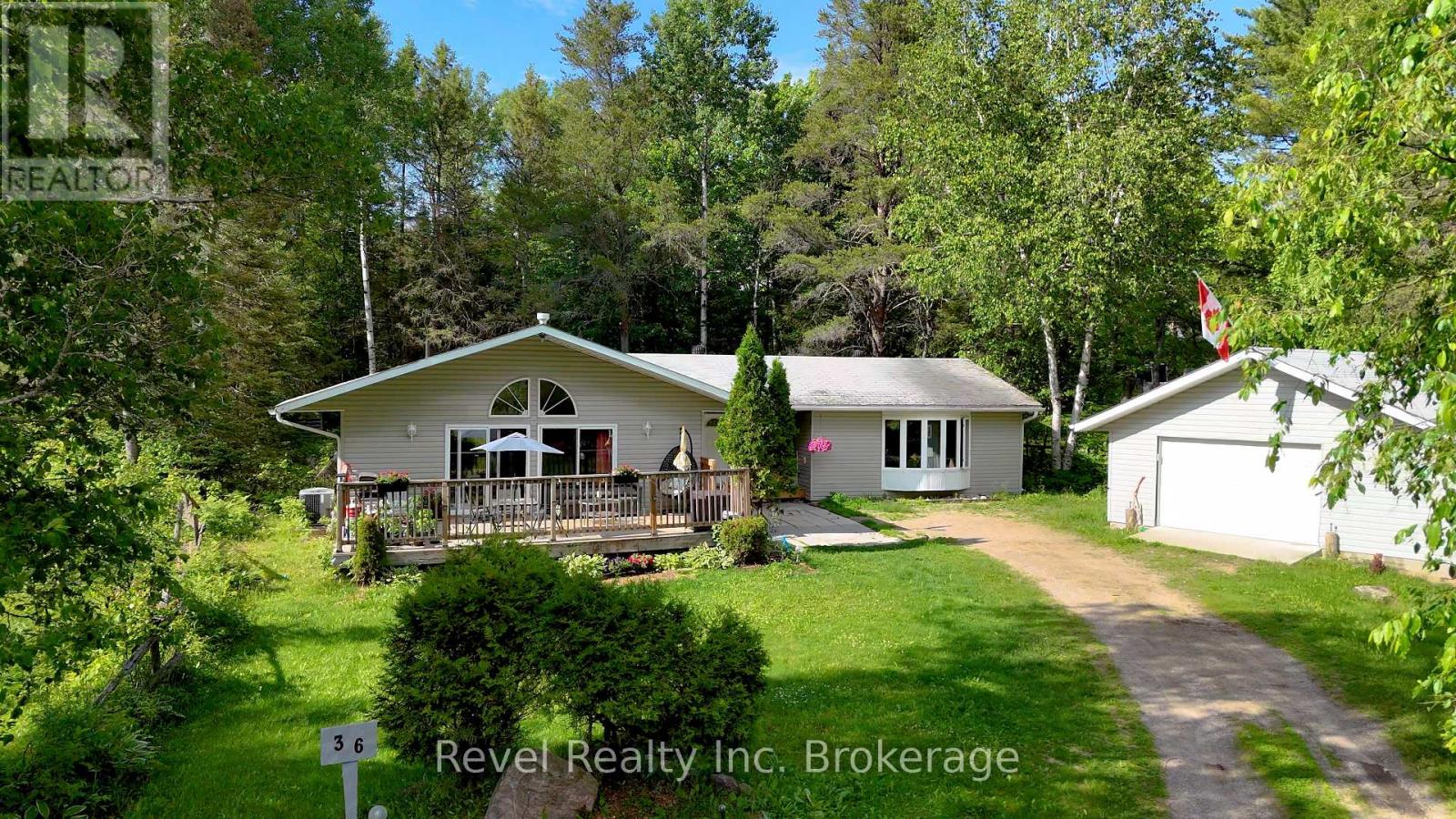 36 TEBBY BOULEVARD - 35