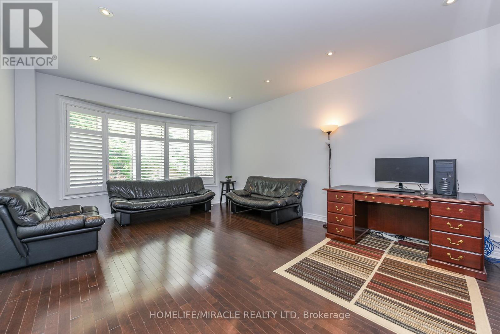 10 DANFIELD COURT - 15