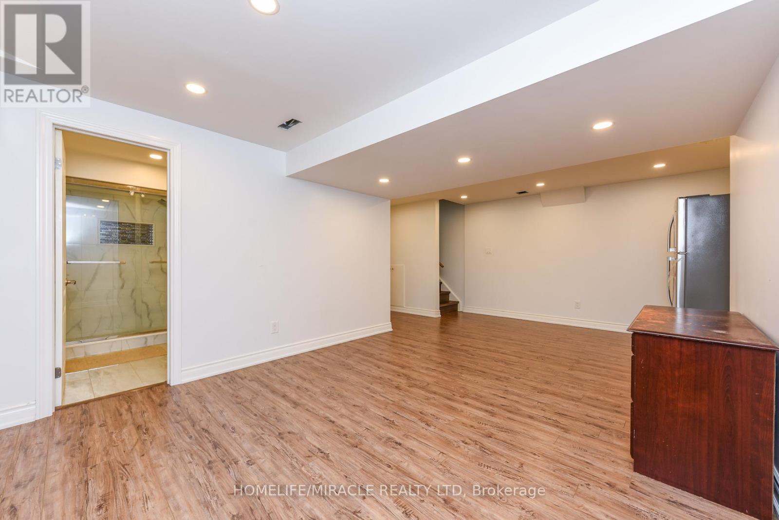 10 DANFIELD COURT - 31