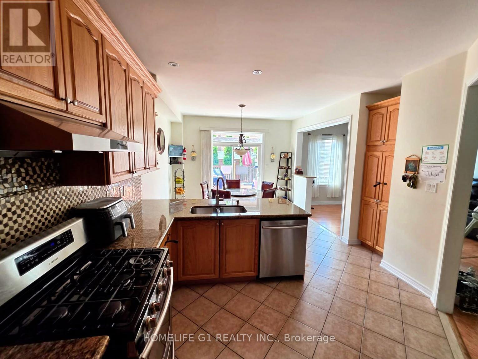 62 DEWSIDE DRIVE E - 6