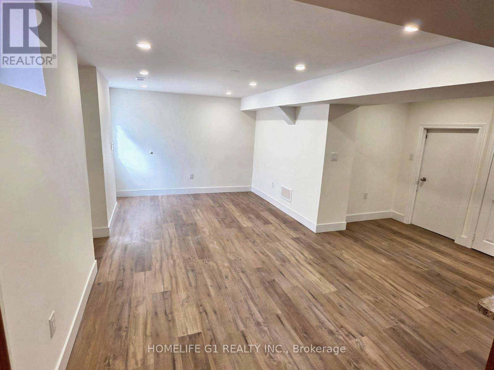 62 DEWSIDE DRIVE E - 21
