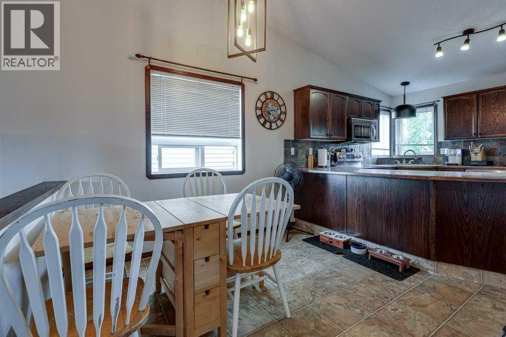 99 Iverson Close — photo 9