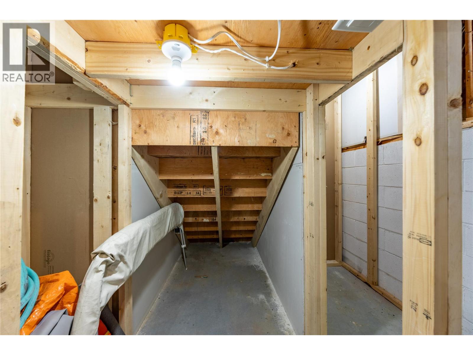 #55 2932 Buckley Road - 45