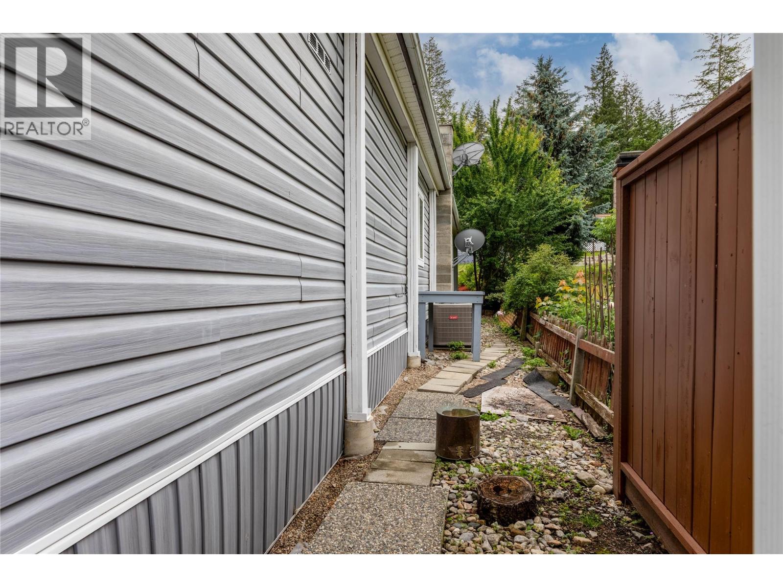 #55 2932 Buckley Road - 51