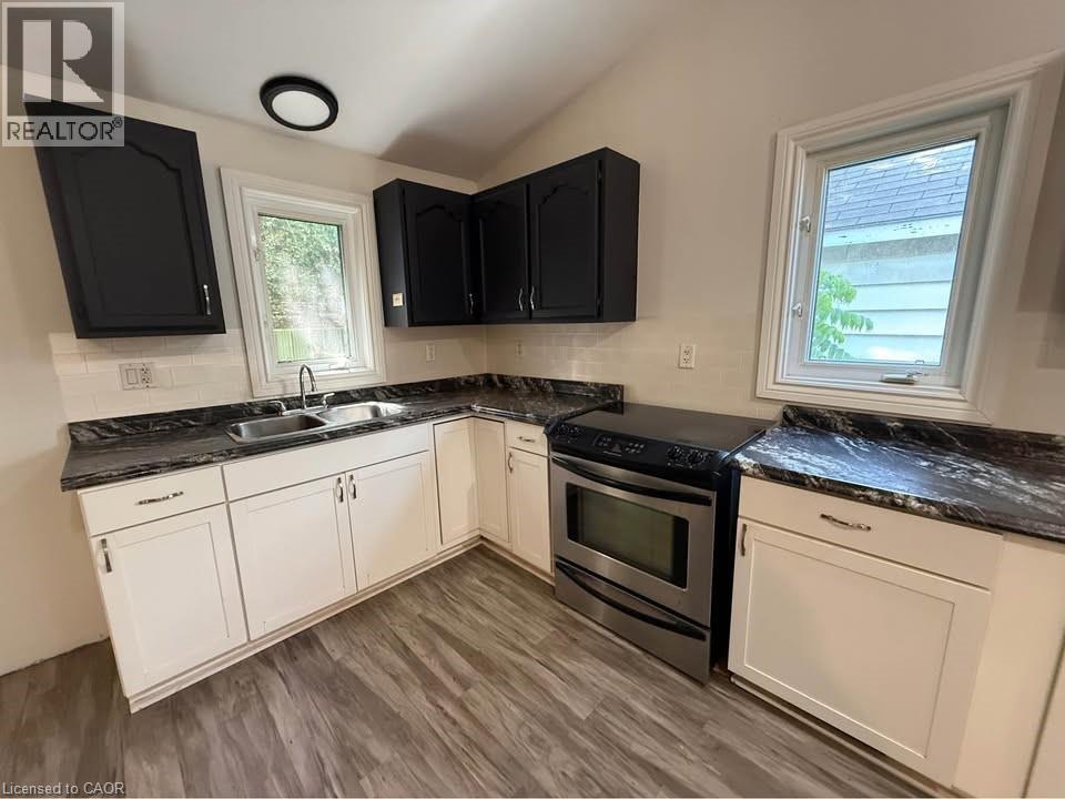 3-bedroom home for sale at 104 QUEEN STREET NORTH Street, Simcoe ON · photo 3 of 14