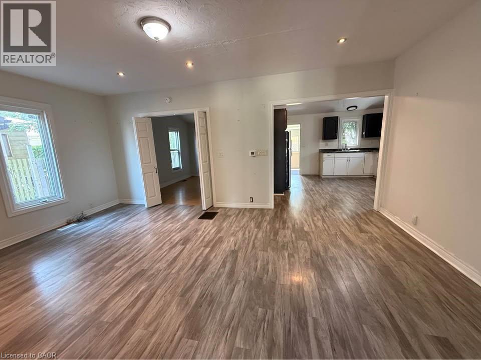 3-bedroom home for sale at 104 QUEEN STREET NORTH Street, Simcoe ON · photo 4 of 14
